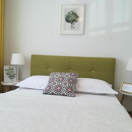 Guesthouse Smart Бухарест Екстер'єр фото