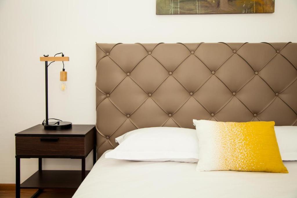 Guesthouse Smart Бухарест Екстер'єр фото