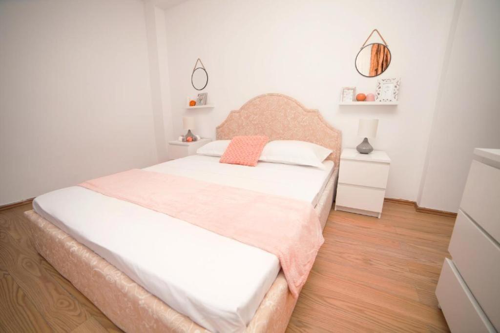 Guesthouse Smart Бухарест Екстер'єр фото