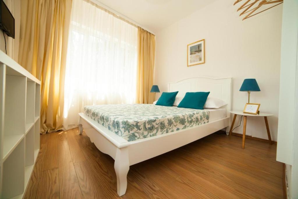 Guesthouse Smart Бухарест Екстер'єр фото