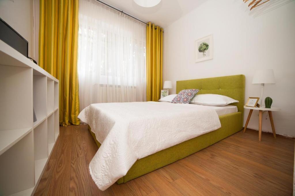Guesthouse Smart Бухарест Екстер'єр фото